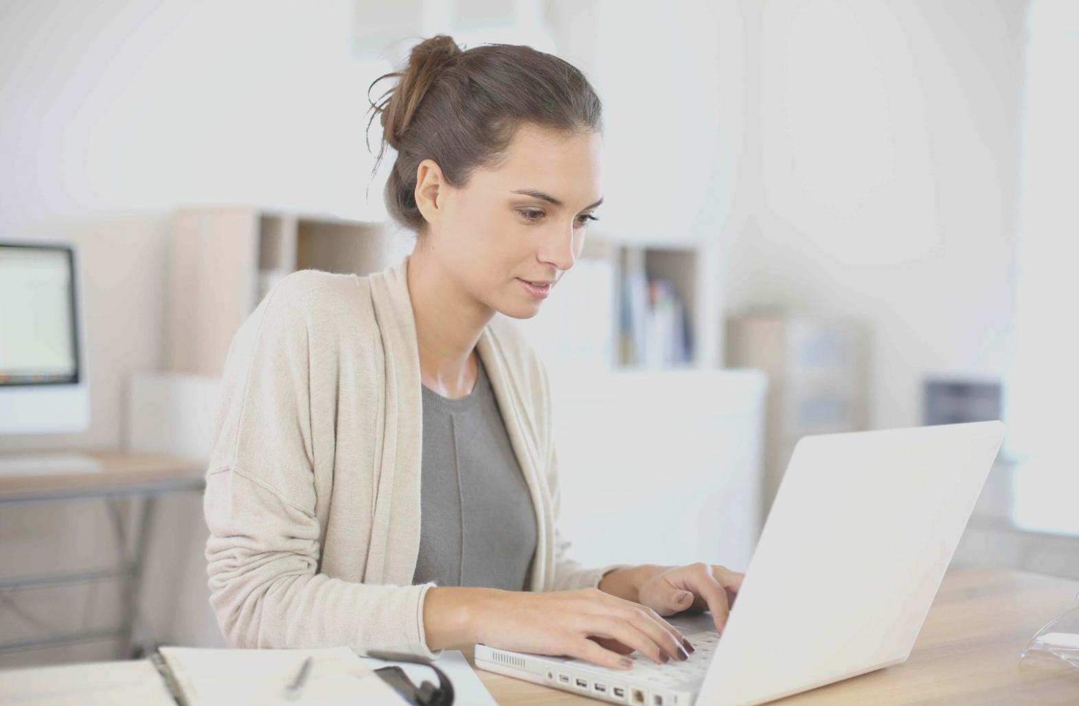 Echipa Soraliventix în timpul sesiunii de planificare curriculum